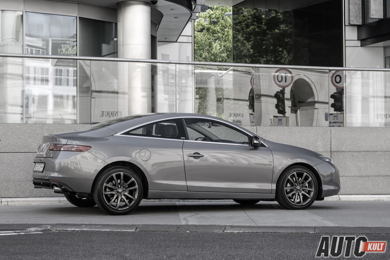 Renault Laguna Coupé 2,0 dCi 4Control - test [galeria zdjęć] 12