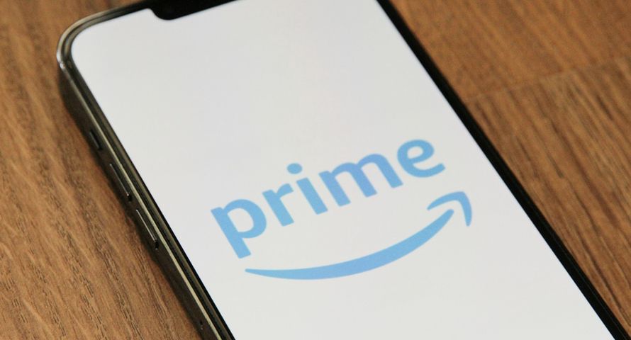 Amazon podnosi ceny w Polsce. Prime droższy od Allegro Smart!