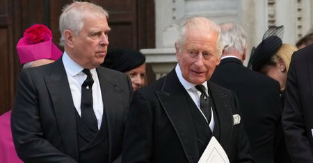 Karol III wyrzucił brata z oficjalnej rezydencji