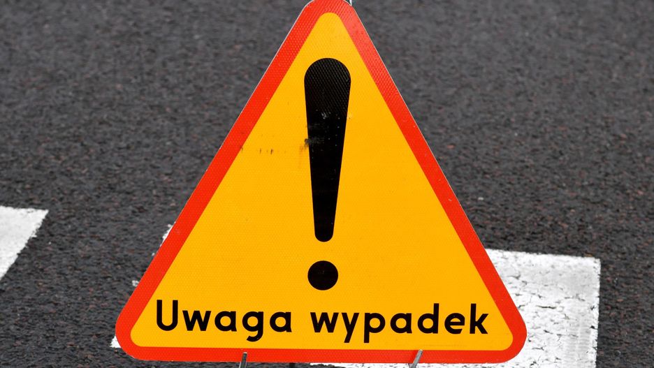 Wypadek szkolnego autobusu. Zasłabł kierowca 