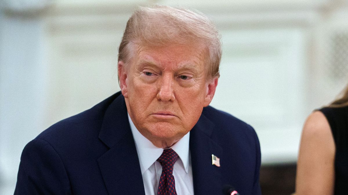 Piątkowe dane są pierwszymi, które zostały opublikowane przez BLS pod nowym kierownictwem. Poprzednią szefową biura Donald Trump zwolnił po publikacji słabych danych za lipiec