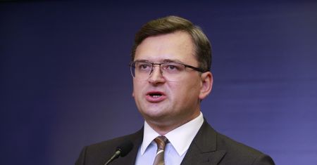 Szef MSZ Ukrainy grzmi. "Jeśli będzie trzeba, będziemy walczyć nawet łopatami"