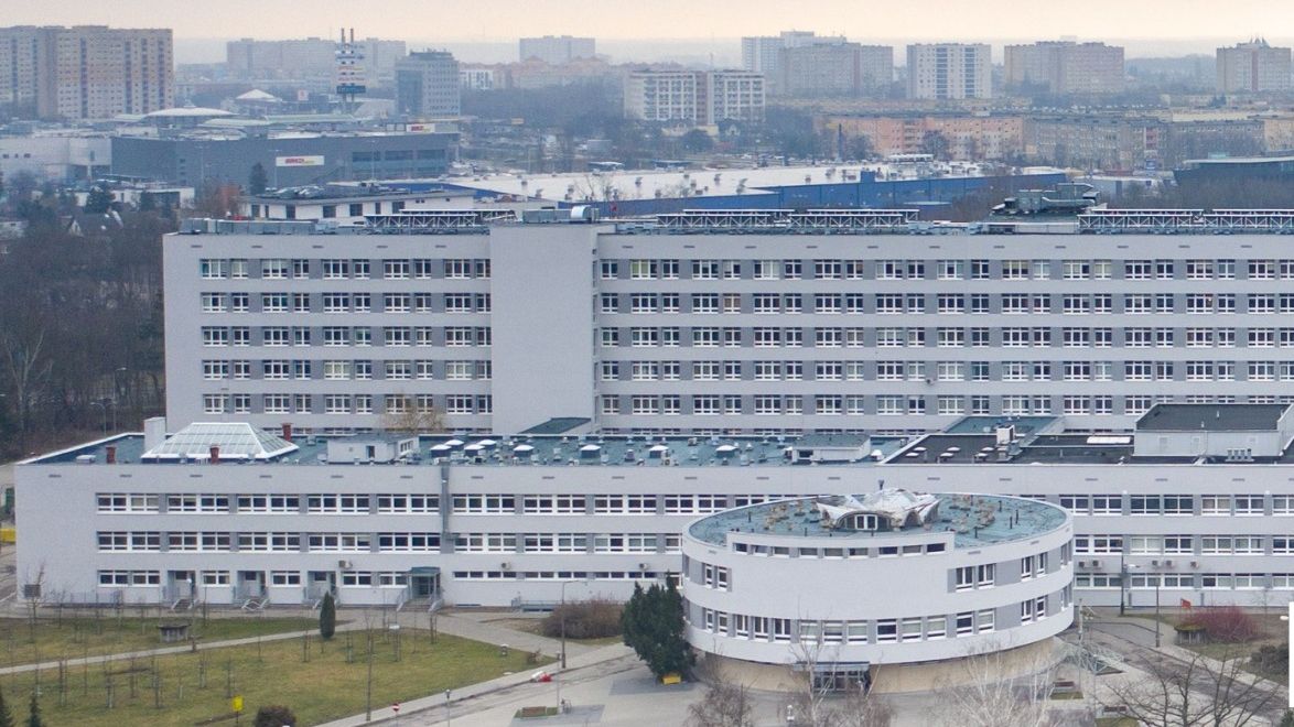 Pacjent wyskoczył z okna poznańskiego szpitala