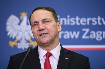 Minister Sikorski: ponad 700 osób wyjechało na Bliski Wschód od 1 marca