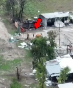 Artyleria zmiotła z ziemi rosyjski magazyn broni. Krater jak po uderzeniu meteorytu