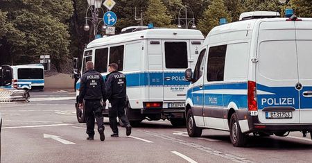 Niemiecka policja dostaje groźby. Pokłosie awantury z Bąkiewiczem
