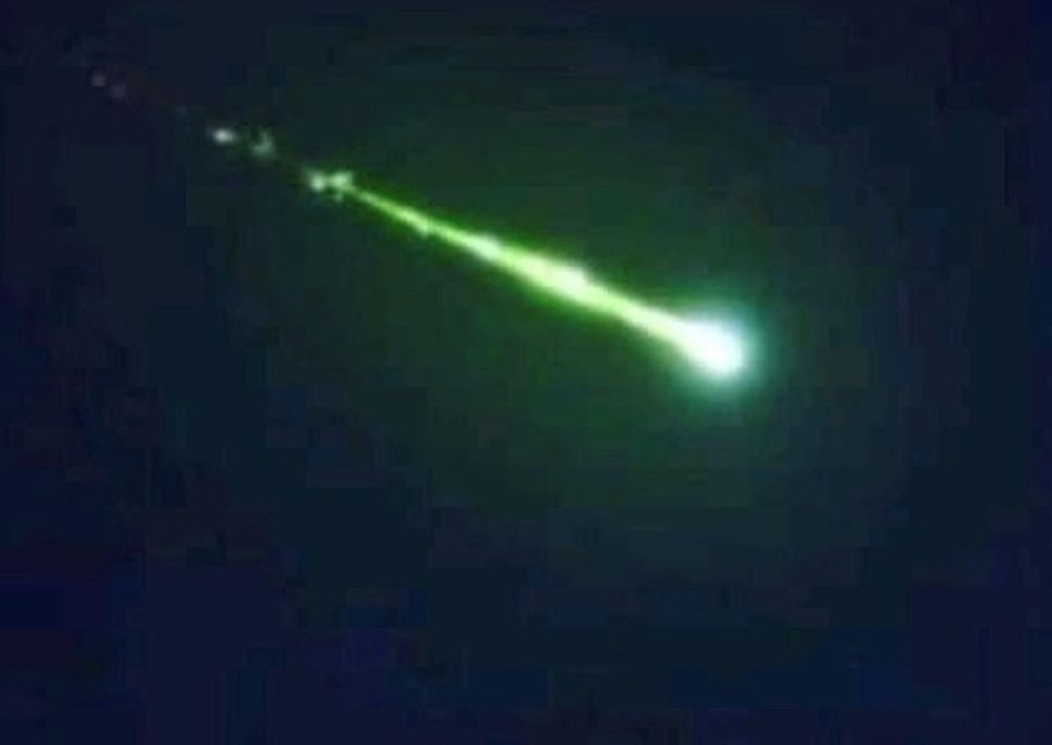 Meksyk. Ogniska kula przeszyła niebo. Świadkowie uwiecznili to na nagraniach [Wideo] - Meteoryt nad Meksykiem