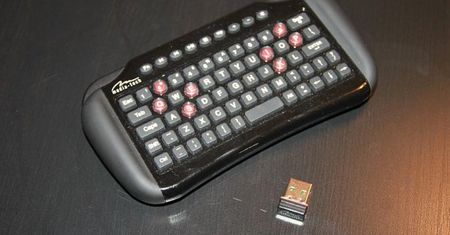 Miniaturowa klawiatura Quark RF, czyli panaceum na wszędobylskie multimedia [test]