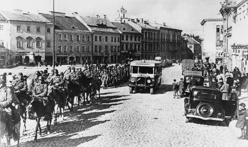 Na zdjęciu wkroczenie Armii Czerwonej do Wilna 