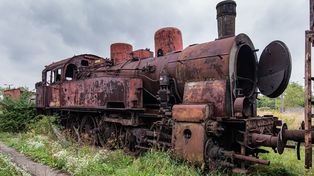 Wraki sowieckich pociągów. Niszczeją na polskim cmentarzysku