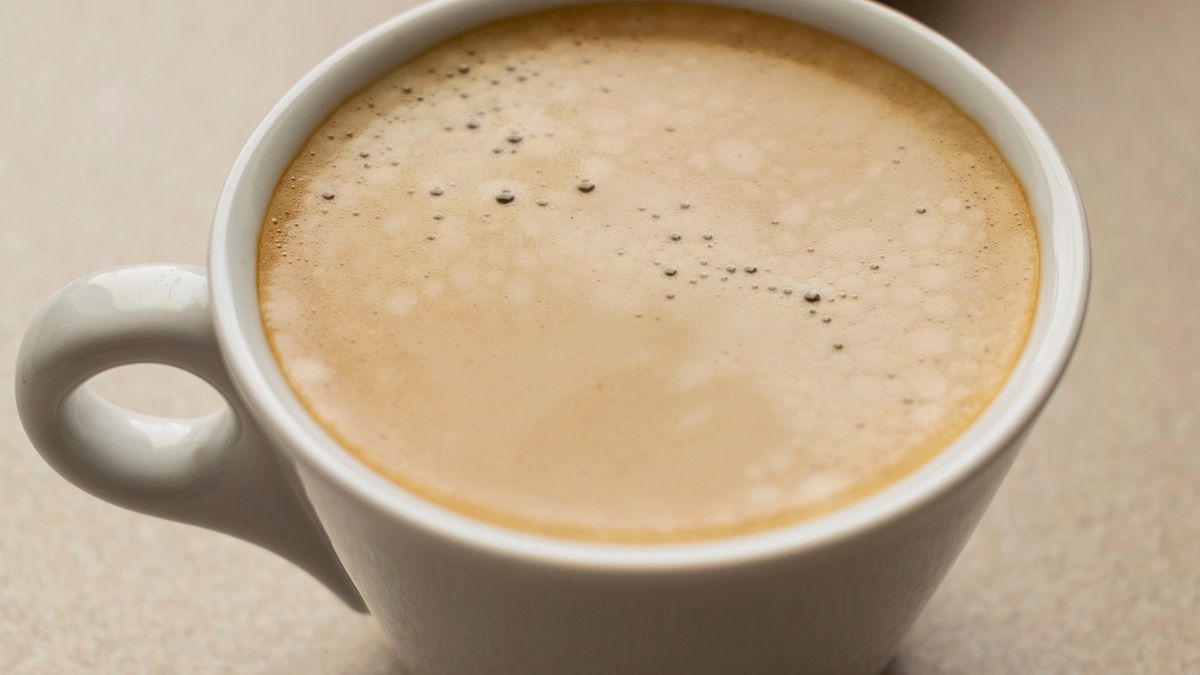 Przyjaciółka pije kawę z popularnym owocem. Wszyscy łapią się za głowy, a ona chudnie