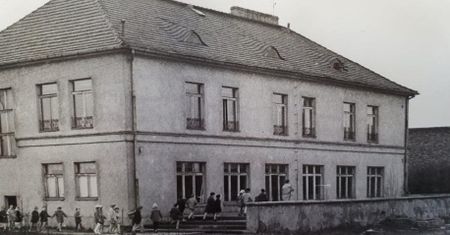 70 lat historii na Zawadach. Poznańskie przedszkole z czasów fabryki Lechia szuka najstarszego absolwenta