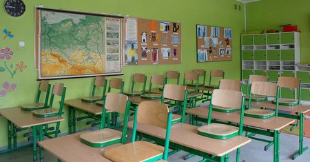 Powrót do szkół. Kolejne klasy wracają do nauki stacjonarnej