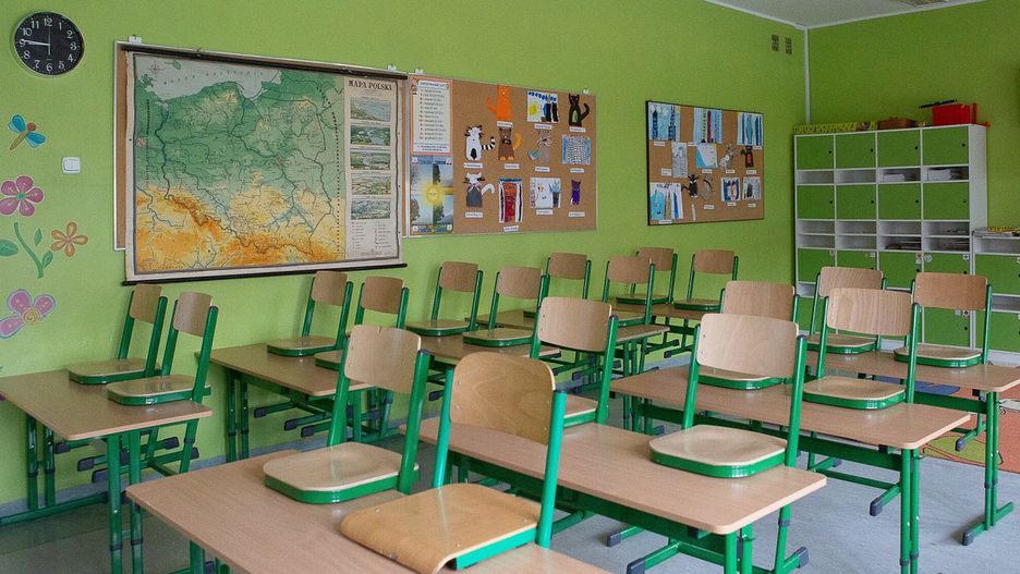 Powrót do szkół. Kolejne klasy wracają do nauki stacjonarnej