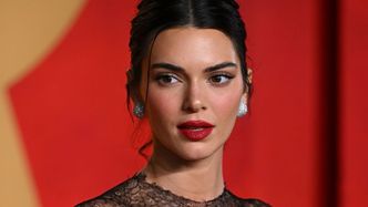 Kendall Jenner przeszła tajną operację plastyczną?! Fani przedstawiają "dowody": "Oczy duże jak u robaka" (ZDJĘCIA)