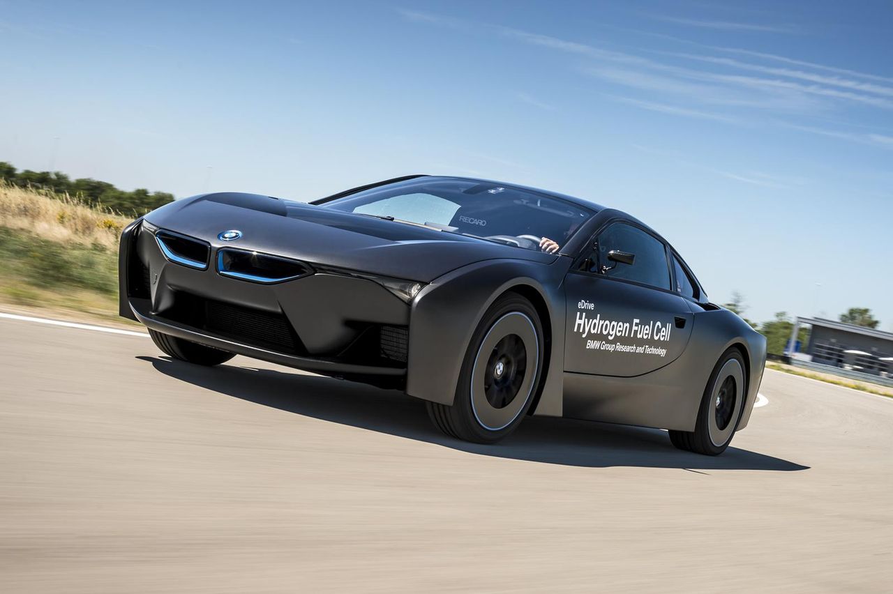 BMW i8 Hydrogen Fuel Cell - kolejny krok w przyszłość