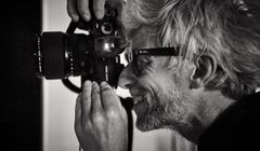 Chyra, Figura, Gierszał, Jakubik i Ogrodnik w ósmej edycji kalendarza ATM Grupy, Szymon Szcześniak autorem zdjęć