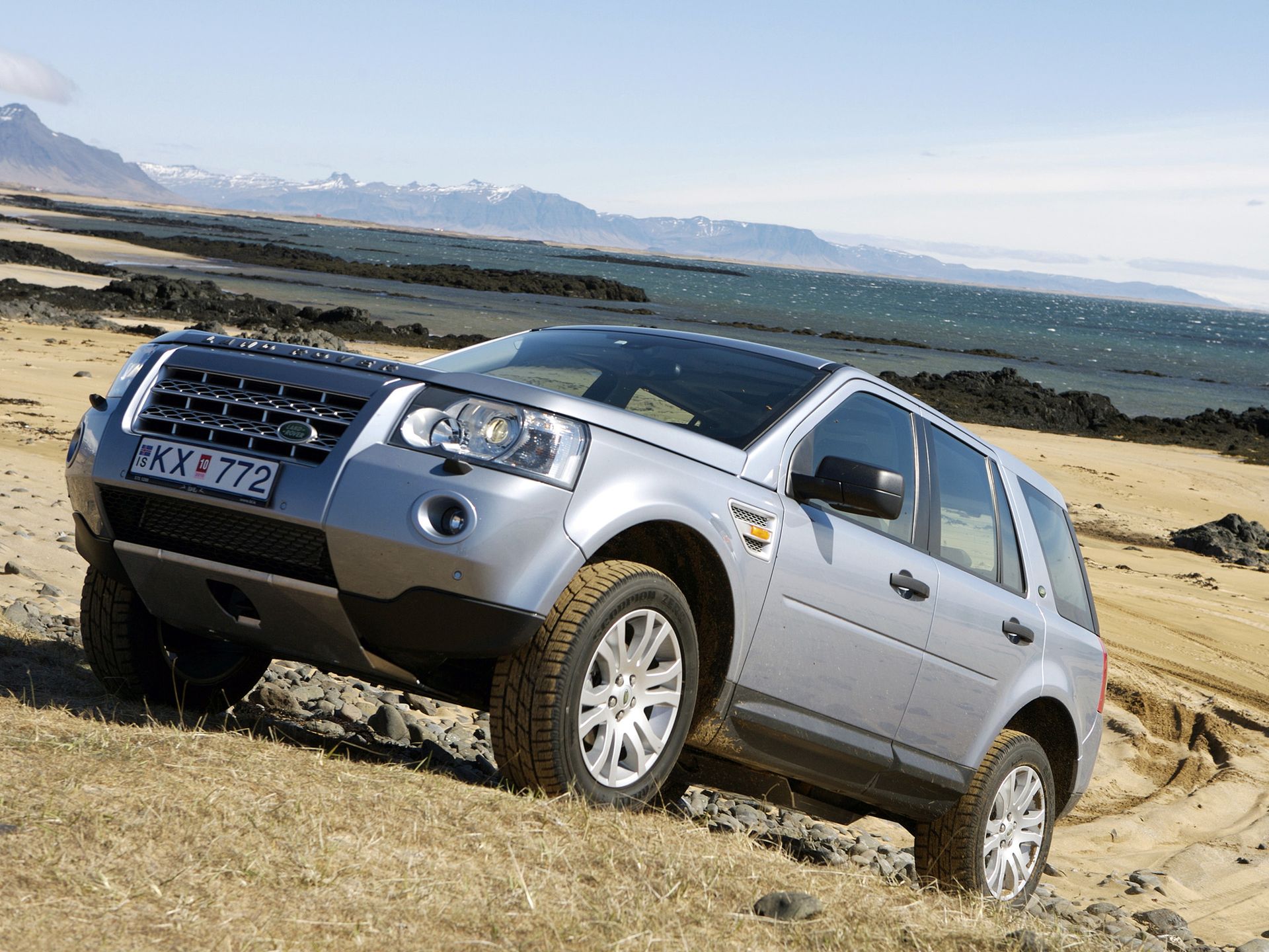 Land Rover Freelander II dobry na szosie i poza nią. Jest wszechstronny i świetnie wyposażony, ale drogi i wymaga odpowiedniego serwisu