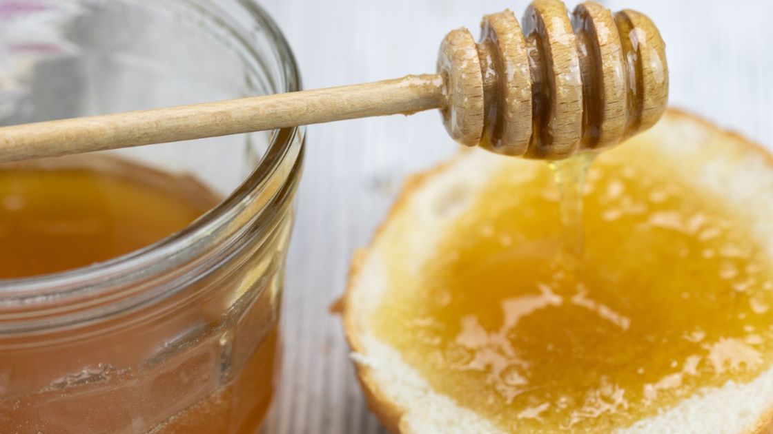 Miód malinowy to rzadko spotykana i ceniona przez koneserów odmiana miodu.