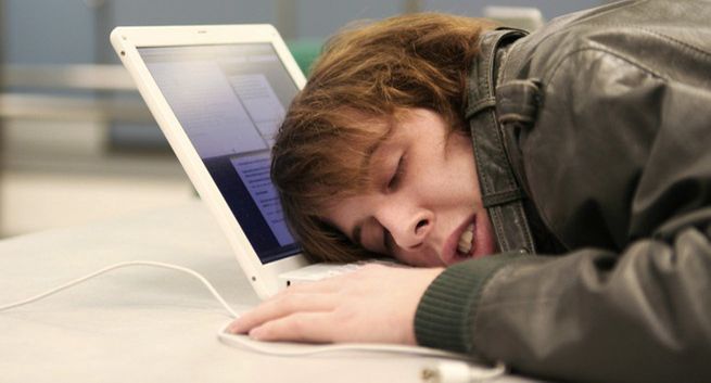 Co robią pracownicy na służbowych komputerach?