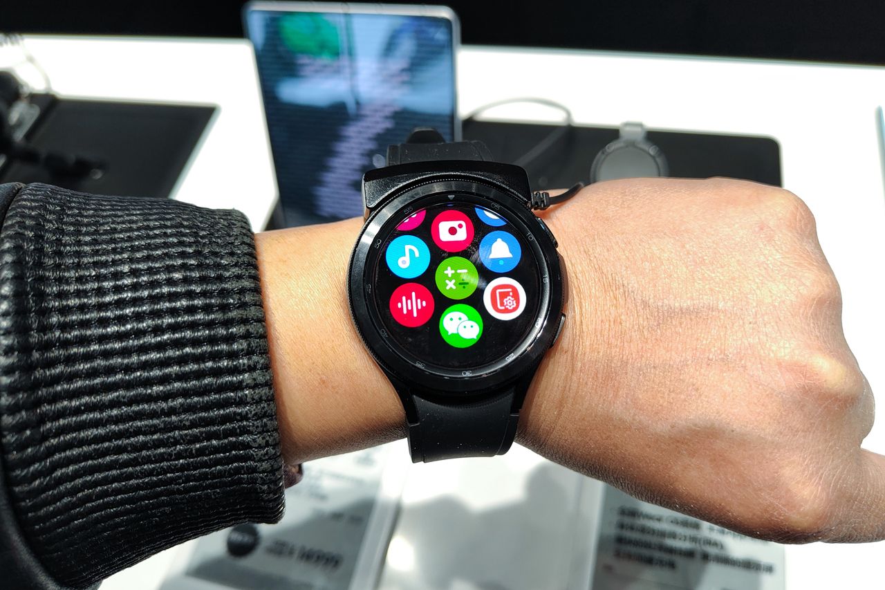 Galaxy Watch 4 był pierwszym zegarkiem z systemem Wear OS 3 (Costfoto/Future Publishing via Getty Images)