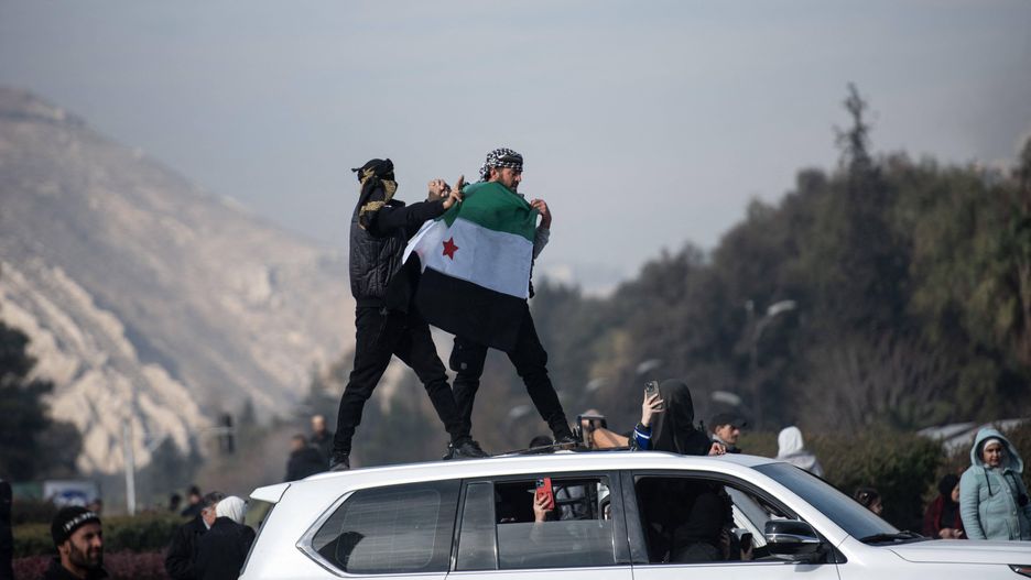 Syria's 61-year Baath regime collapses
DAMASCUS, SYRIA - DECEMBER 08: Syrians in the capital Damascus celebrate as sixty-one years of Baath Party rule in Syria collapses on Sunday when, the capital fell out of the hands of regime control on December 8, 2024. As anti-regime armed groups started to dominate the capital, the Assad regime on Sunday morning quickly lost all control of Damascus. Ammar Ghali / Anadolu/ABACAPRESS.COM 
Dostawca: PAP/Abaca
AA/ABACA
Celebration, Collapsed, collapses, flag, regime, Syria, Syrians