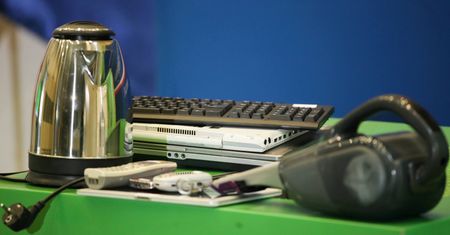 #EkoWyzwanie. Elektrośmieci w Warszawie. Jak się ich bezpiecznie pozbyć?