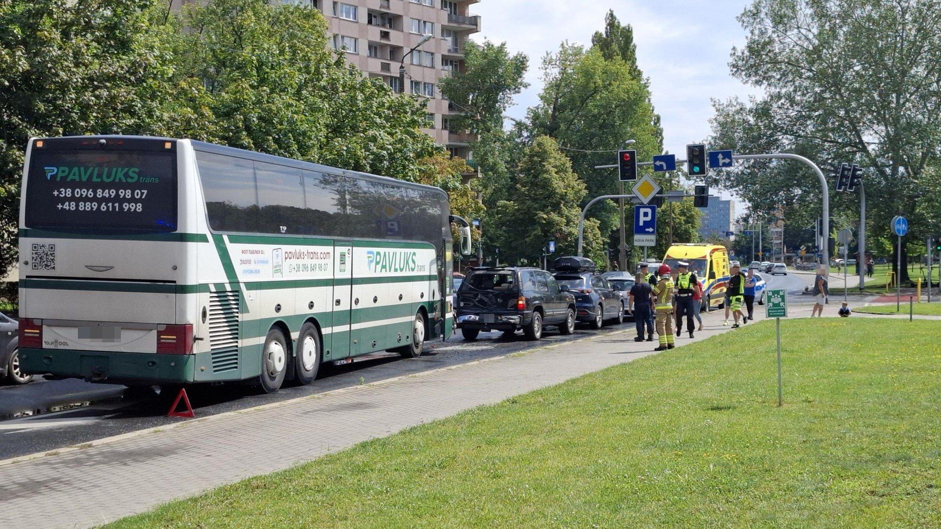 31.07.2025, zderzenie autokaru z trzema pojazdami osobowymi.