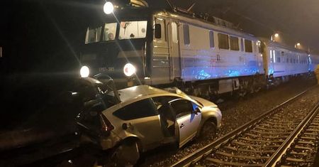 Koszmar na przejeździe kolejowym. 25-latka uciekła w ostatniej chwili