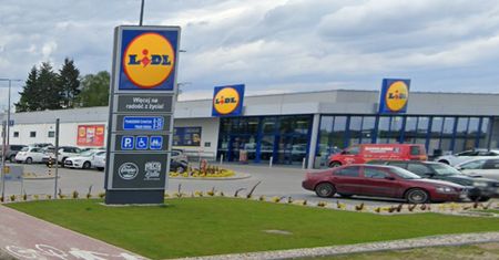 Otwierają nowy butelkomat. Ile Lidl oddaje za wrzucenie jednej butelki?