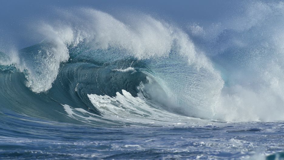 Potężne fale na oceanie