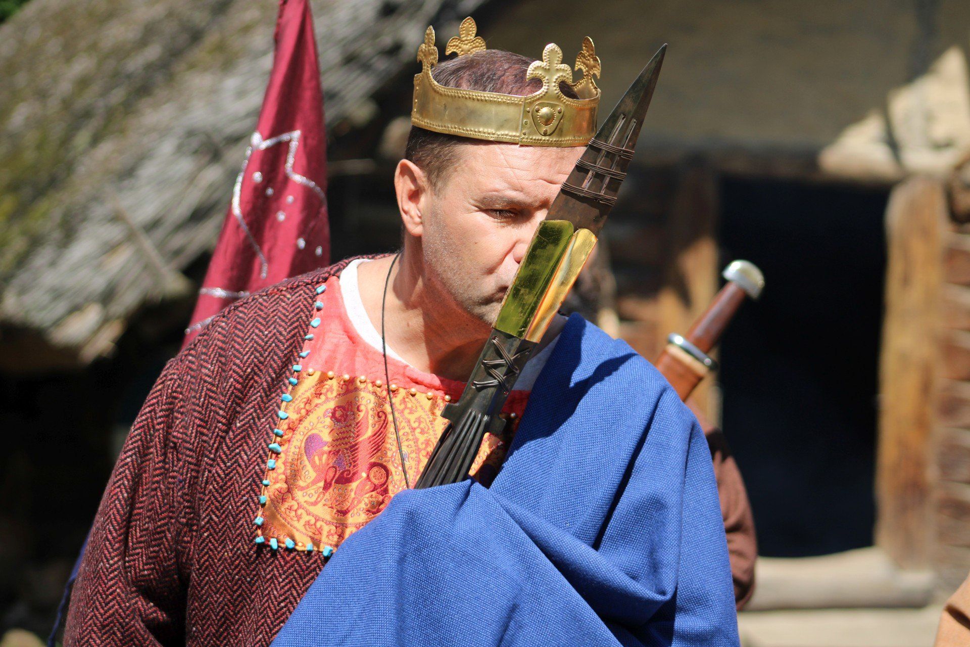 Tomasz Karolak zagrał Bolesława Chrobrego. Teledysk nakręcono w Biskupinie, Strzelnie i Gnieźnie