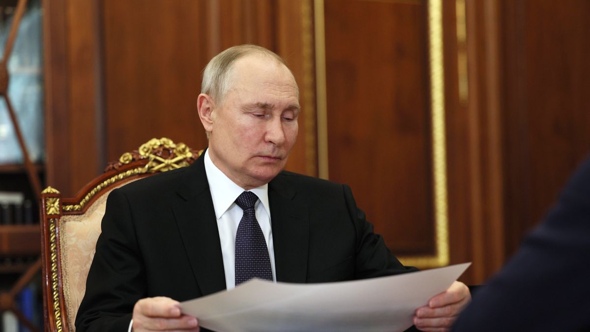 "The Guardian" podał, że Władimir Putin przejmie interesy Grupy Wagnera