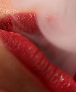 Kto pali i pije w pracy najwięcej?