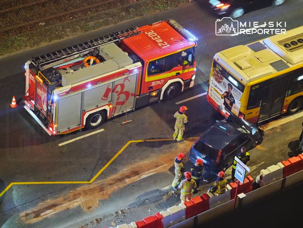 Warszawa: Uderzył w autobus na Grójeckiej bez prawa jazdy i pod wpływem narkotyków