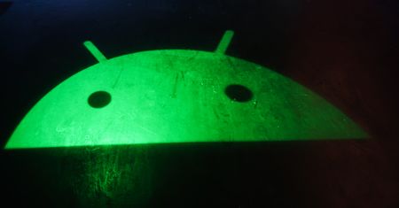 Android 15 ogranicza powiadomienia. Niektórych nie zobaczysz w Windows
