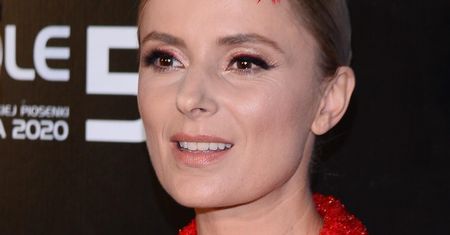 Czerwona marynarka i nic więcej. Mlynkova jak milion dolarów
