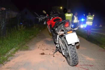 Lidzbark: Motocykl uderzył w betonowe ogrodzenie. Nie żyje dwoje młodych ludzi