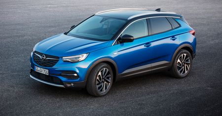 Grandland X - serwujemy SUV-owi Opla próby w wersji "grand"