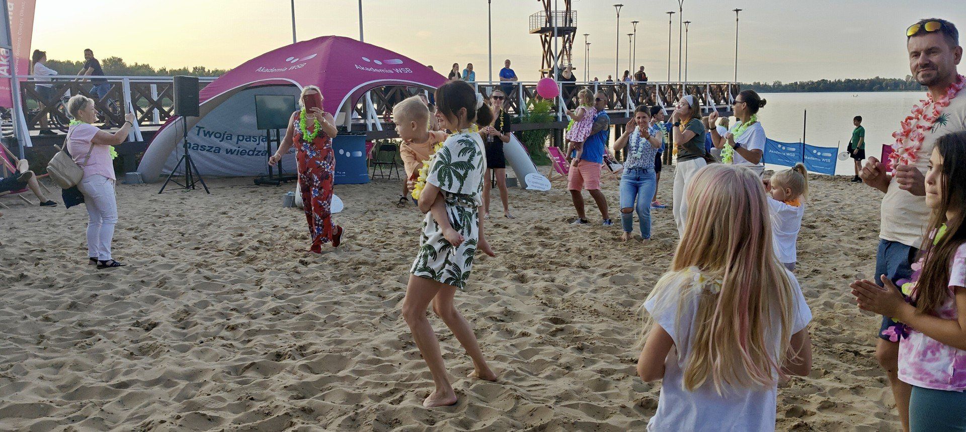 Kliknij strzałkę, aby przejść do następnego zdjęcia!