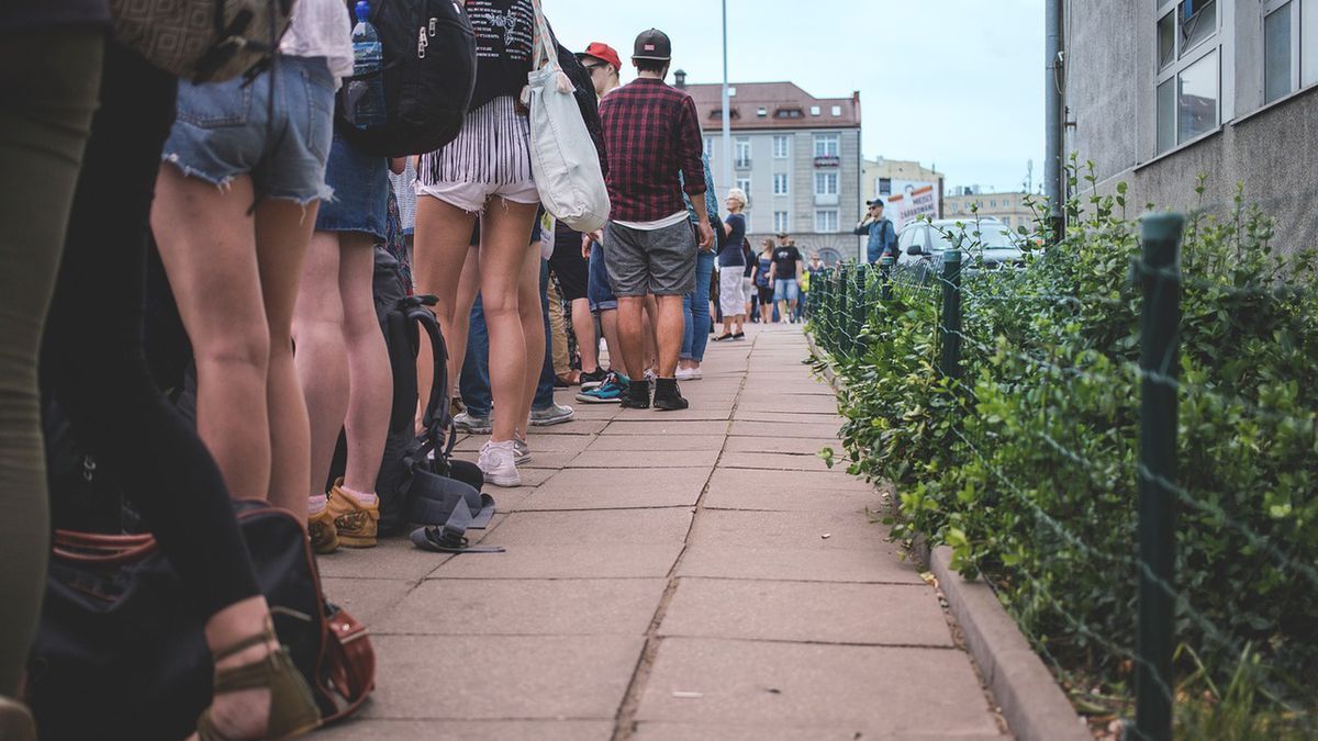 Gigantyczna kolejka w Gdańsku, ludzie czekali na jagodzianki 