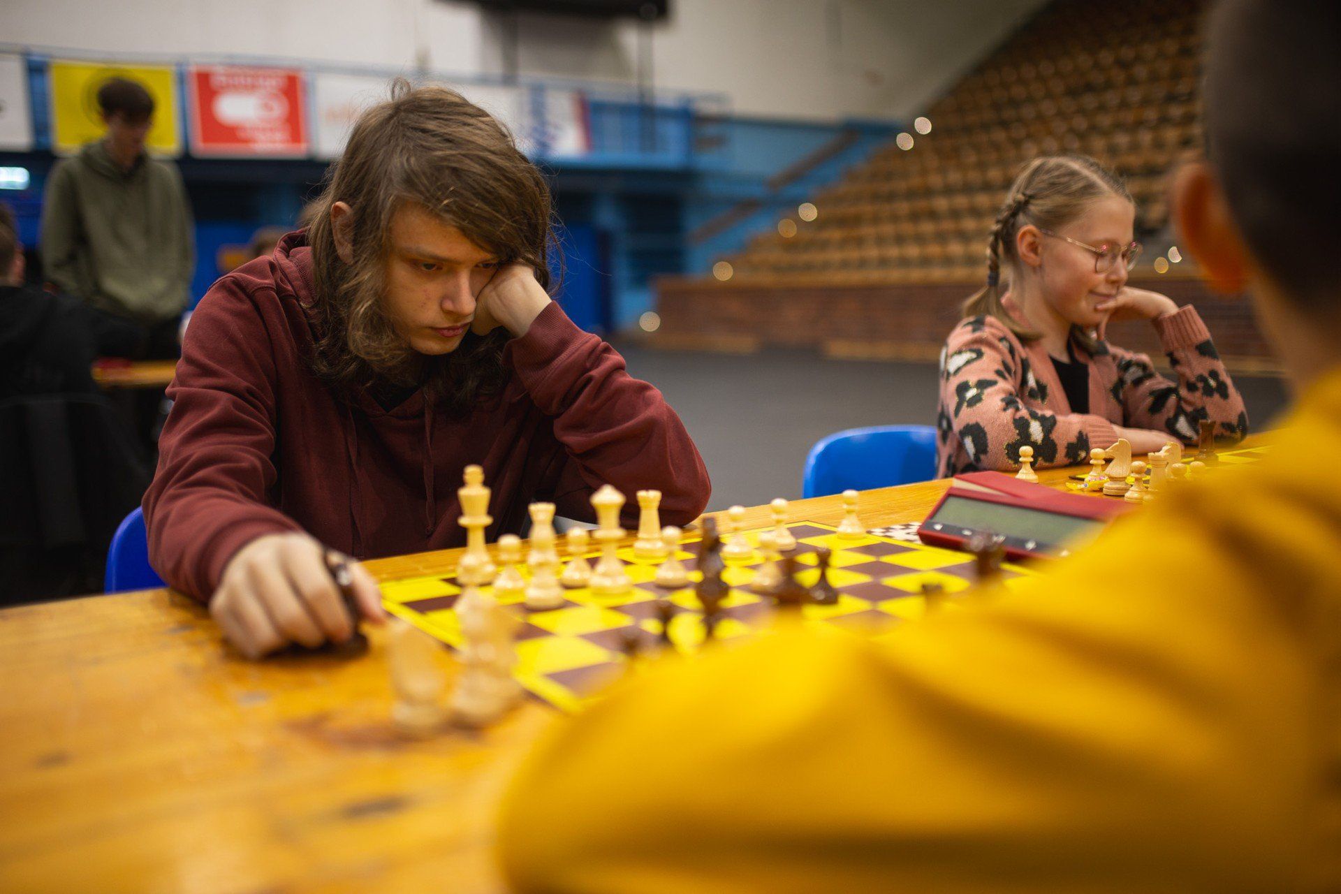 Młodzi szachiści rozegrali emocjonujące zawody drużynowe w Słupsku