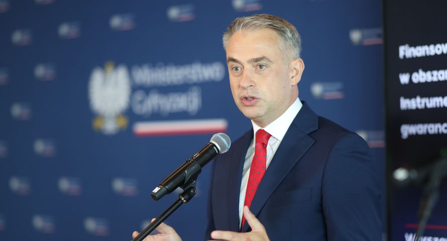 Gawkowski wysłał stanowcze pismo do Mety. Żąda wyjaśnień ws. scamów z Brzoską