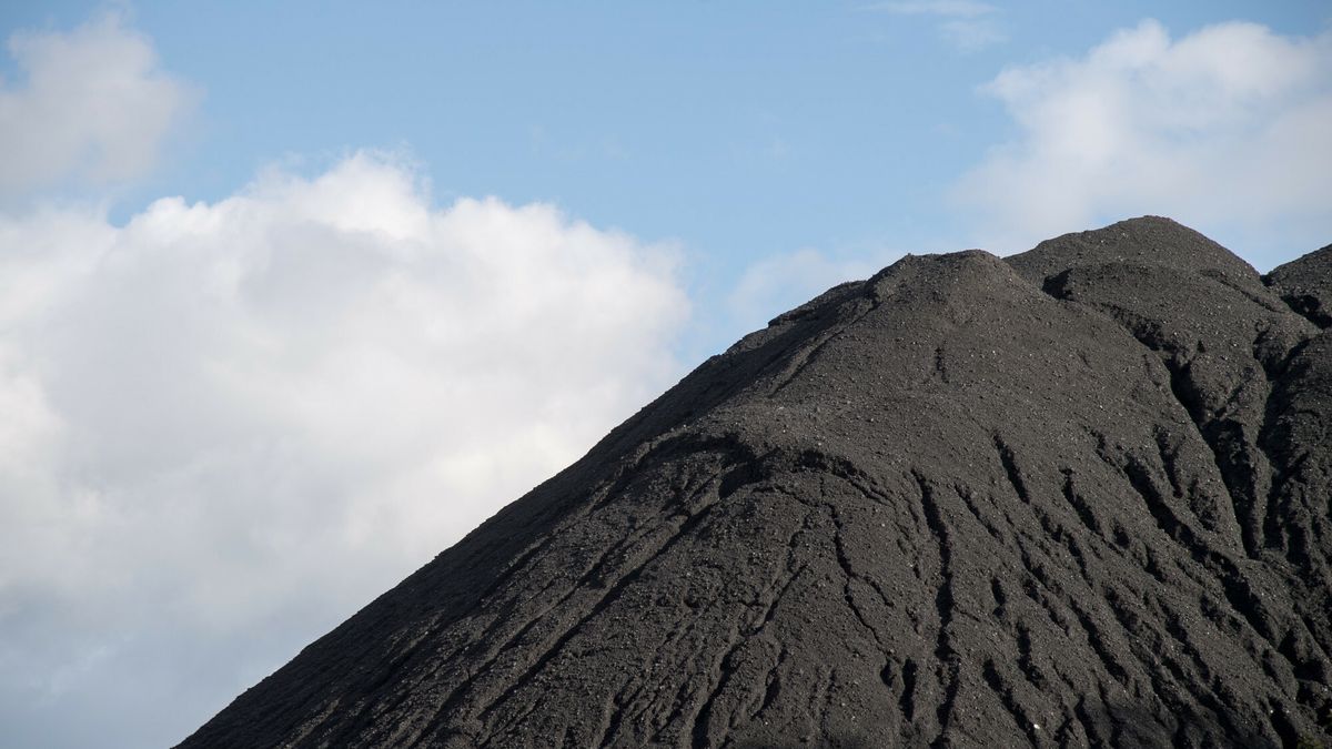 W gminach wciąż zalega tani węgiel