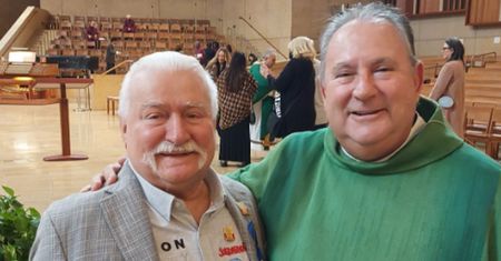 Wałęsa poszedł do kościoła w USA. Oto co zrobili ludzie