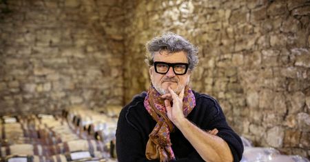 Pajęczyna Palikota. Ile pieniędzy pochłonął alkobiznes byłego polityka? Szacujemy