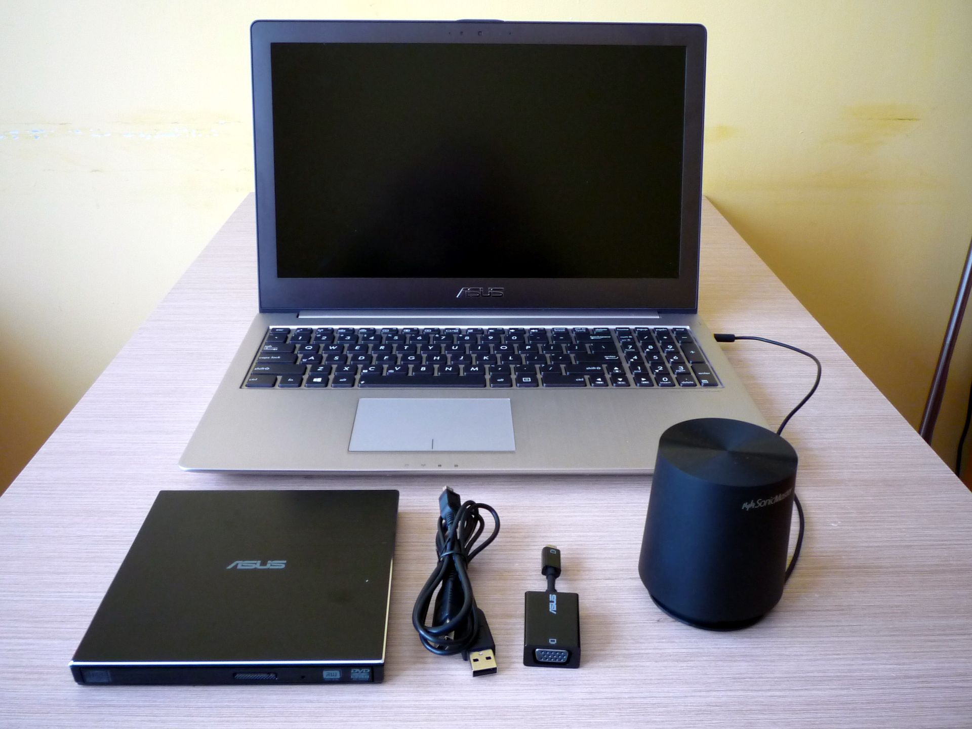 Asus UX51VZ – lepszy niż MacBook Pro 15 z Retiną? [test] 2