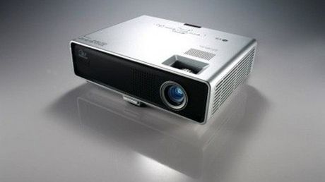 Projektor LG DX125 1