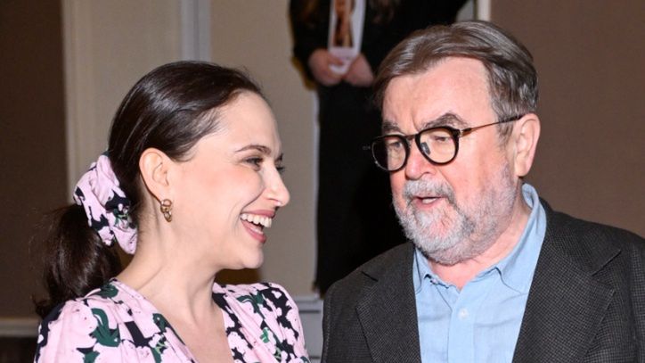 Anna Cieślak składa życzenia urodzinowe Edwardowi Miszczakowi