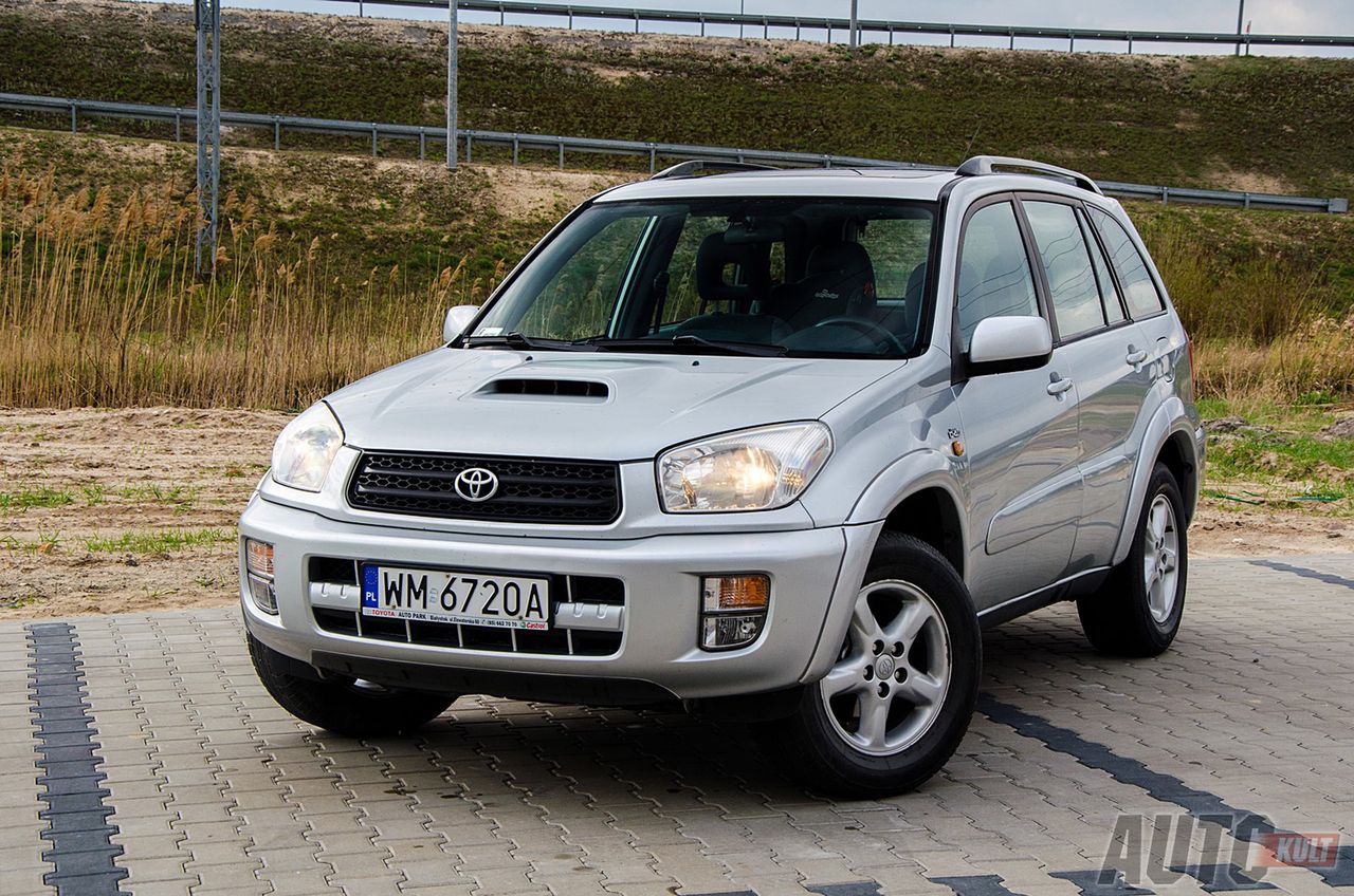 Toyota RAV4 II nadal wygląda atrakcyjnie i ma trochę zalet pomimo wieku